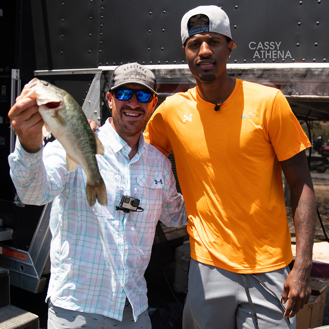 WTT总决赛男单8强对阵：王楚钦vs大勒布伦，向鹏vs林诗栋（WTT总决赛男单八强对阵揭晓：王楚钦迎战大勒布伦，向鹏对决林诗栋）