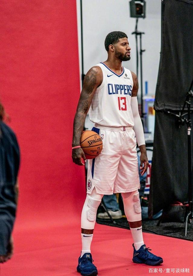 9场6球，身为中场的若昂-内维斯成为本赛季巴黎队内第一射手（中场若昂-内维斯9战6球，成巴黎本季队内头号射手）