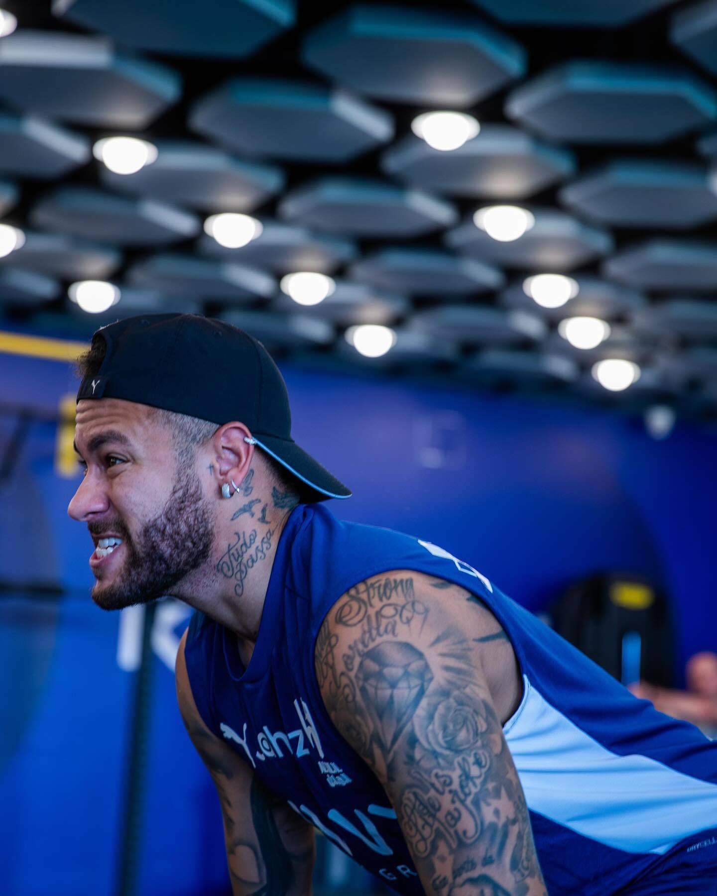 小麦惊天倒钩 苏格兰4-2丹麦晋级世界杯（小麦倒挂金钩，苏格兰4-2击败丹麦晋级世界杯）