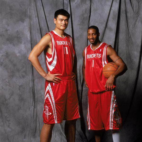 恩佐vs伯恩利全场数据：射门2次进1球，关键传球3次（恩佐对阵伯恩利全场表现：2次射门打进1球，送出3次关键传球）