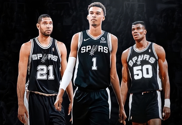 威少出战40分钟全队最高，独得24分13篮板14助攻2抢断仍输球（威少出场40分钟全队最长，砍24分13篮板14助攻2抢断仍无力止败）