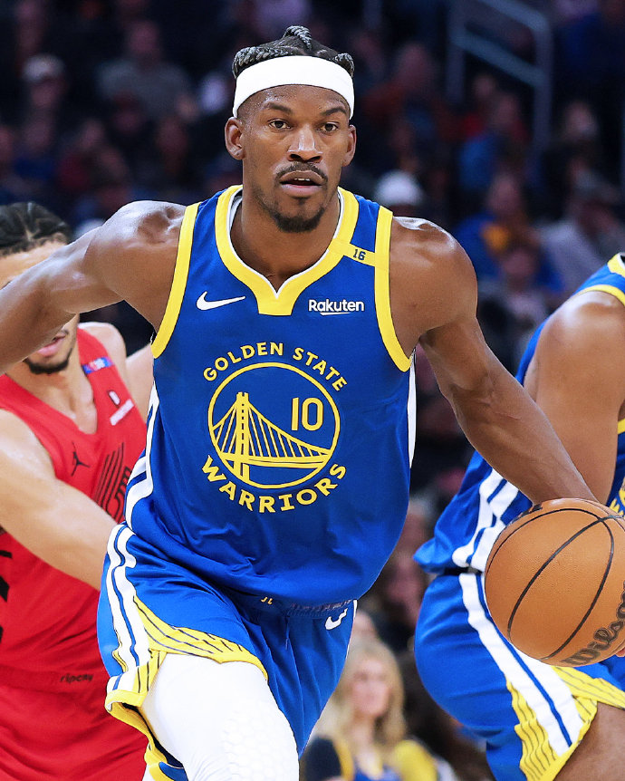 FM26逆天Bug，外场球员“闪现”至门前挡出对方主罚的点球（FM26爆出离谱Bug：外场球员瞬移到门前封堵对方点球）