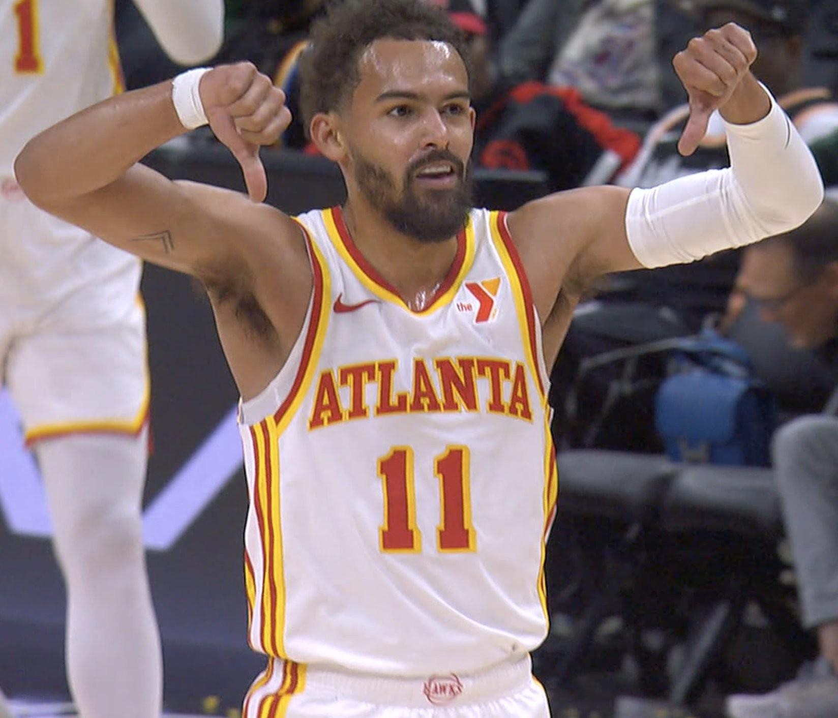 斯玛特退防失误，朱利安·尚帕尼抓住机会（斯玛特回防出现疏漏，朱利安·尚帕尼趁机得手）