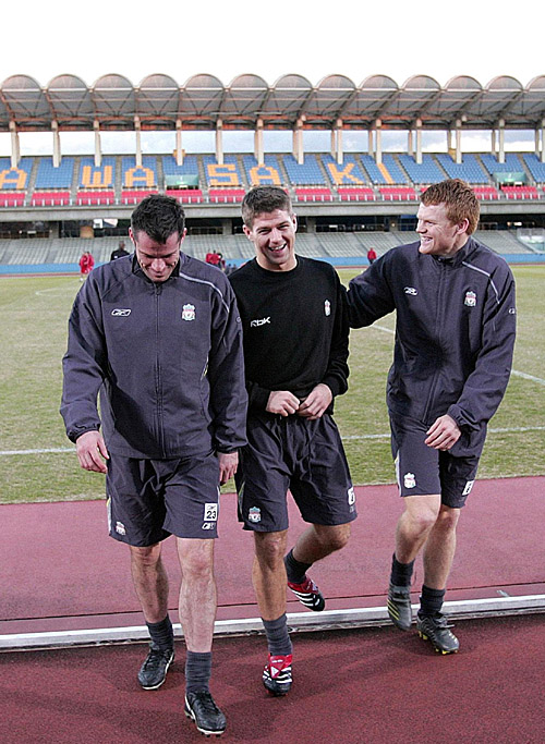 利物浦vs埃因霍温：伊萨克替补，加克波战旧主，萨拉赫首发（利物浦迎战埃因霍温：萨拉赫首发，加克波对旧主，伊萨克替补待命）