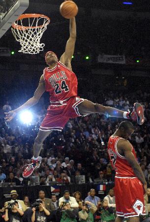 3C：退役三天前我和莱万说不想再为任何球队踢球，除非是巴萨（3C：退役前三天我告诉莱万：除非巴萨，否则不再为任何球队出场）