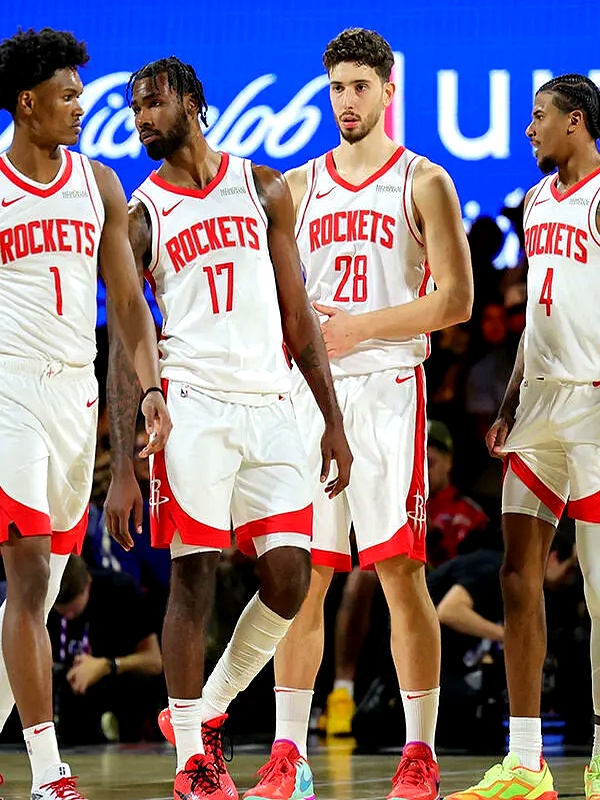 杰伦·布朗超越汤姆·海因索恩，升至绿军队史得分榜第13位（杰伦·布朗超越海因索恩，跻身凯尔特人队史得分榜第13位）