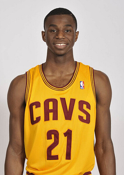 世体：巴萨已获得欧足联批准，欧冠对法兰克福将在诺坎普进行（世体：欧足联批准通过，巴萨欧冠战法兰克福将在诺坎普开打）