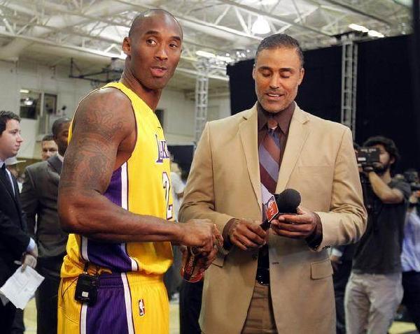 国脚连续两轮关键进球（国脚连续两轮斩获关键球）