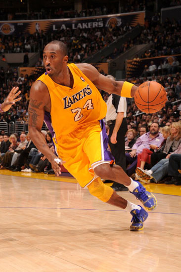 活塞上次取得12连胜还是21年前，当时他们赢下总冠军（活塞上一次12连胜已是21年前，彼时他们最终夺冠）