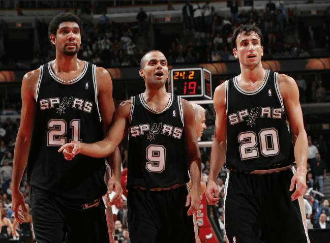 毕巴vs皇马首发：姆巴佩PK尼科、阿诺德，维尼修斯先发（毕巴战皇马首发揭晓：姆巴佩对决尼科、阿诺德，维尼修斯首发登场）