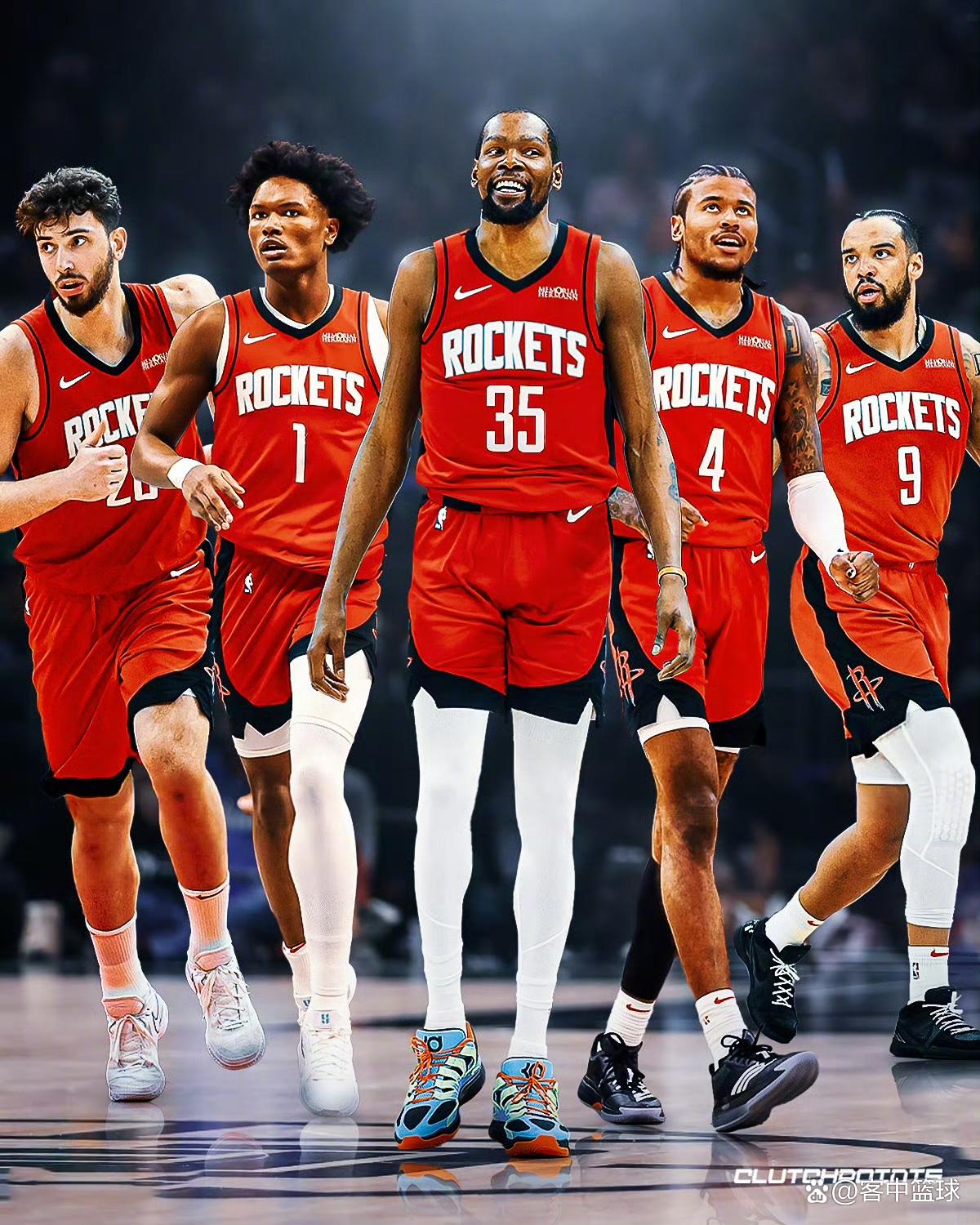 记者：阿隆索最近两天小范围会面球员，试图拉近彼此的距离（记者：阿隆索近两日小范围与球员交流，力求拉近关系）