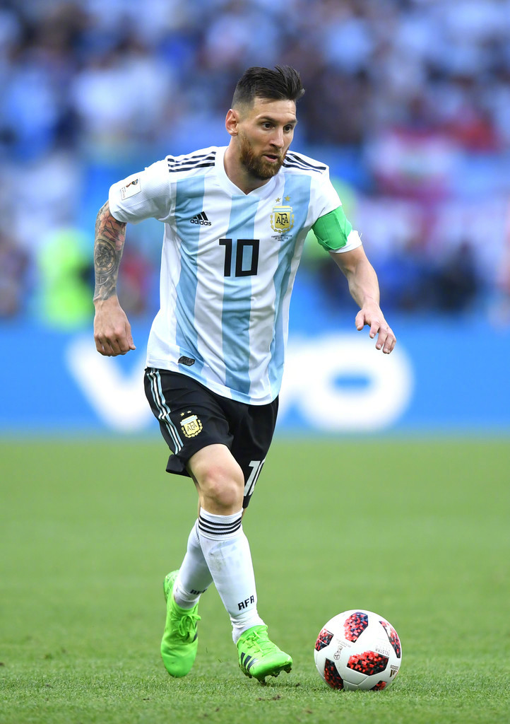 挪威客场4-1逆转意大利全胜晋级世界杯正赛，哈兰德梅开二度（哈兰德双响，挪威客场4比1逆转意大利，以全胜战绩直通世界杯正赛）