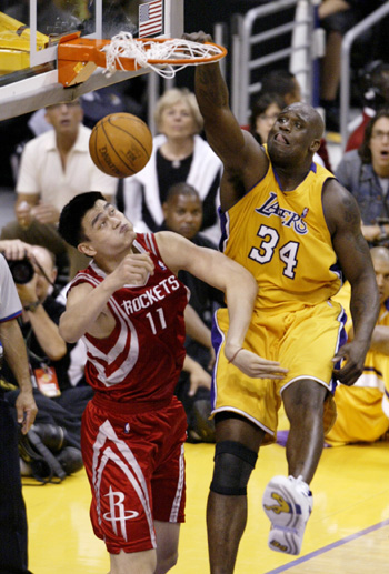 意媒：尤文关注穆哈雷莫维奇与莱切加布里埃尔，需与国米竞争（意媒：尤文有意穆哈雷莫维奇及莱切后卫加布里埃尔，或将与国米竞争）