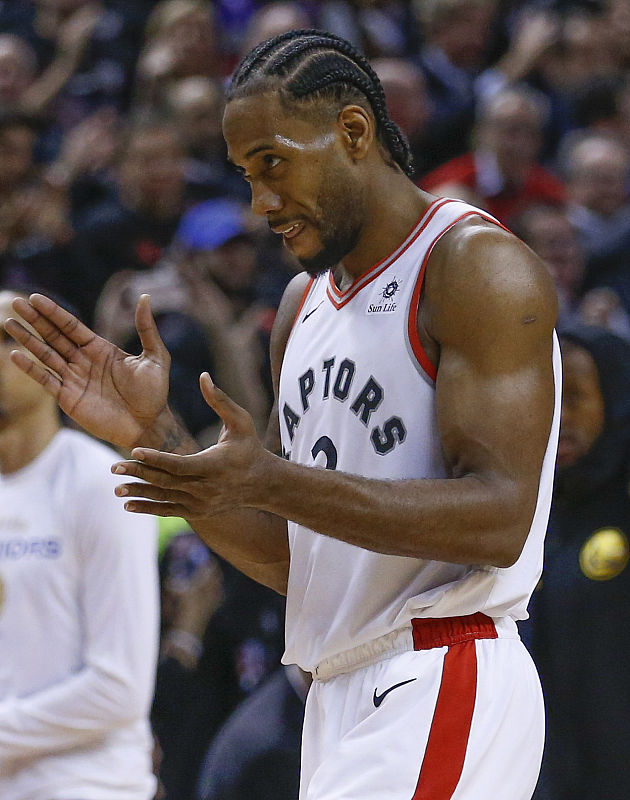 天使魔鬼一念间！威少疯狂打铁却完成续命 施罗德绝杀拒绝逆转（天使与魔鬼瞬间切换：威少手感冰冷仍续命，施罗德压哨绝杀拒绝逆转）