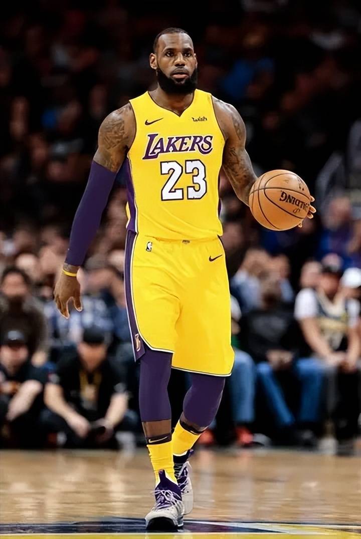 阿莫林：多尔古需要提升决策能力，会在必要的时候派梅努上场（阿莫林：多尔古仍需提升决断力，必要时将启用梅努）